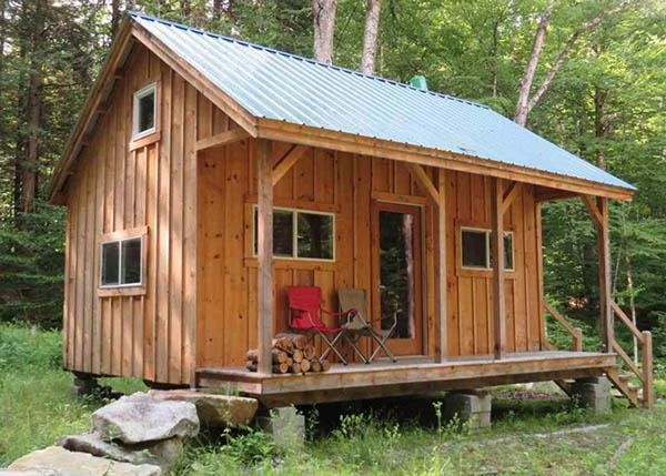 16x20 three-season Vermont cottage with metal roof and covered porch